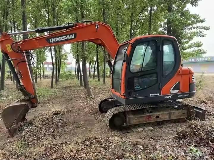 Doosan DX75 Εκσκαφείς με ερπύστριες