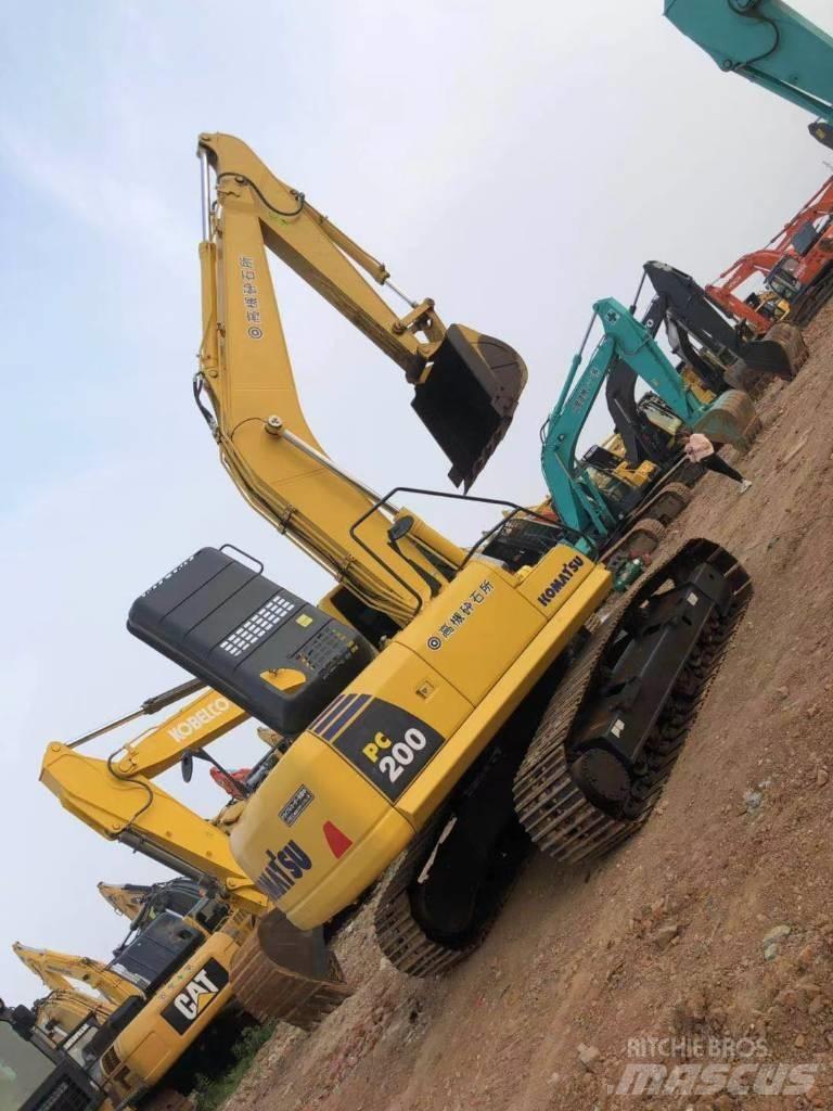 Komatsu 200-8 Εκσκαφείς με ερπύστριες