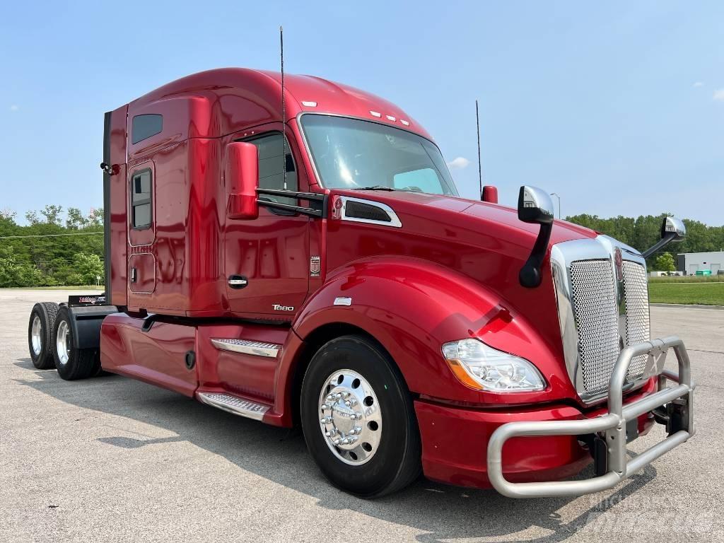 Kenworth T 680 Τράκτορες