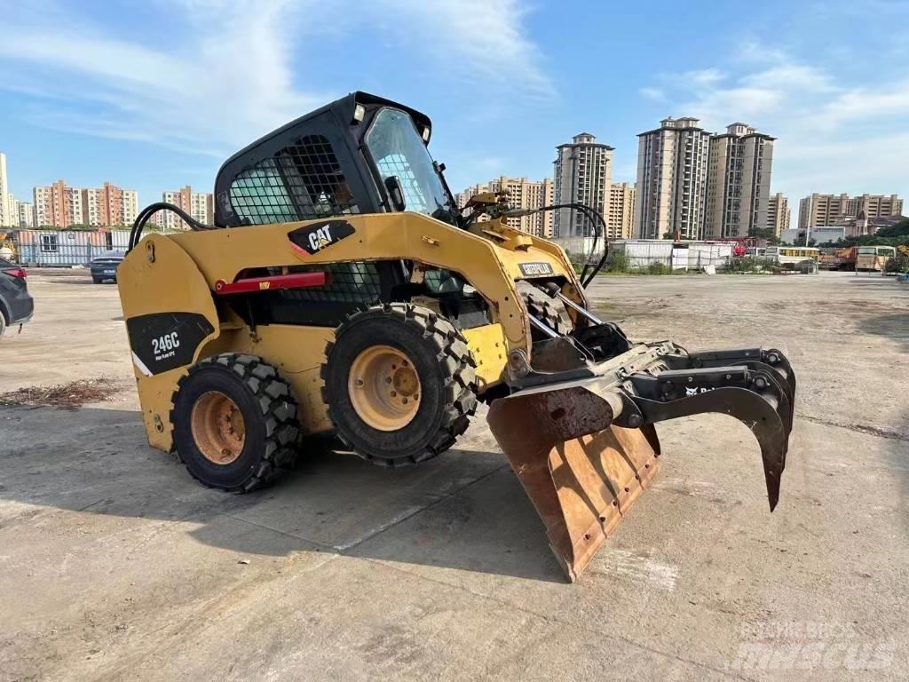 CAT 246 C Φορτωτάκια