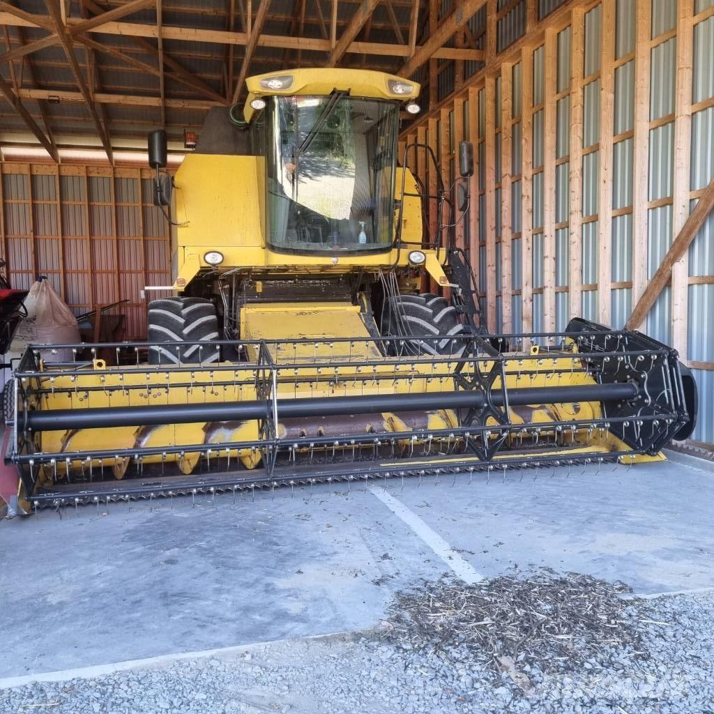 New Holland TC 5070 Θεριζοαλωνιστικές μηχανές