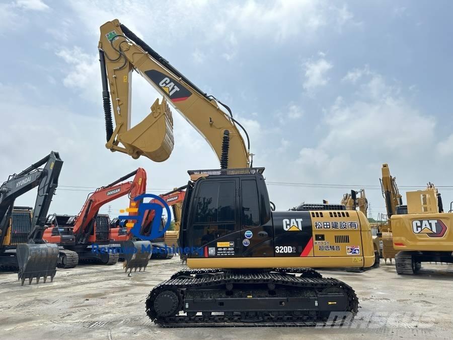 CAT 320 D2 Εκσκαφείς με ερπύστριες