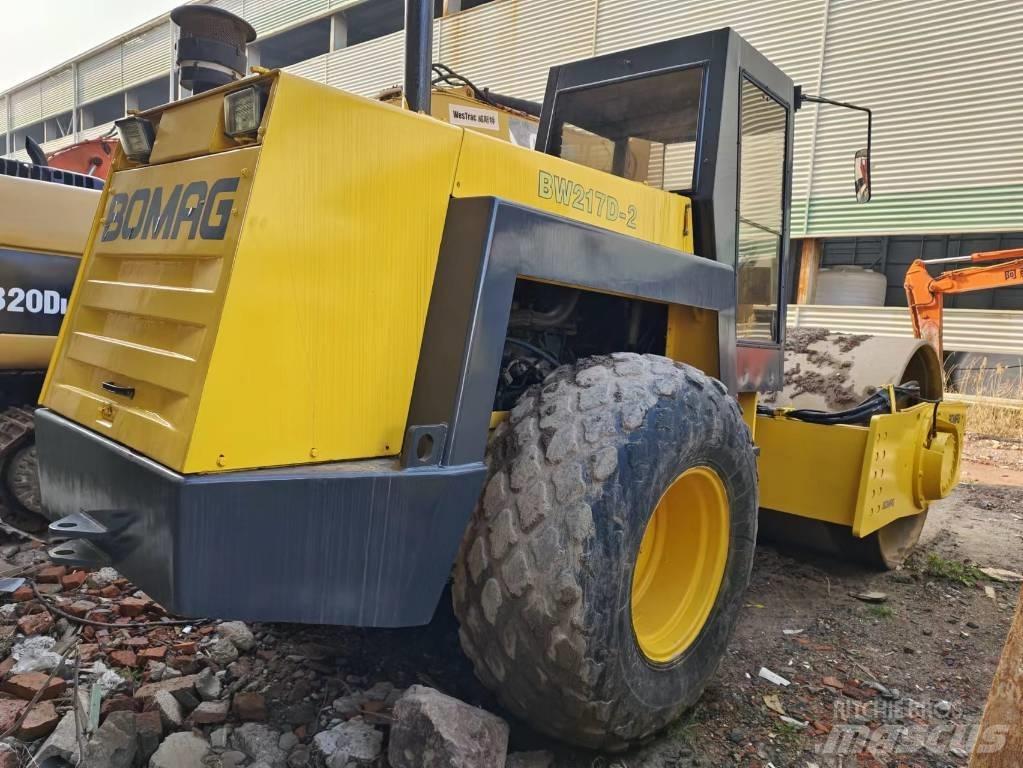 Bomag BW 217 Οδοστρωτήρες μονού κυλίνδρου
