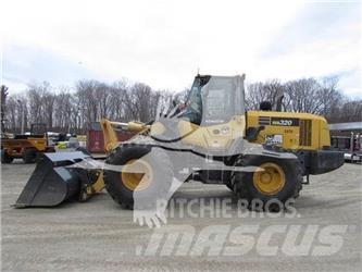Komatsu WA320 Φορτωτές με λάστιχα (Τροχοφόροι)