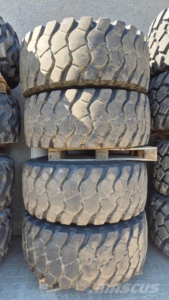 BKT 23.5R25 Ελαστικά και ζάντες