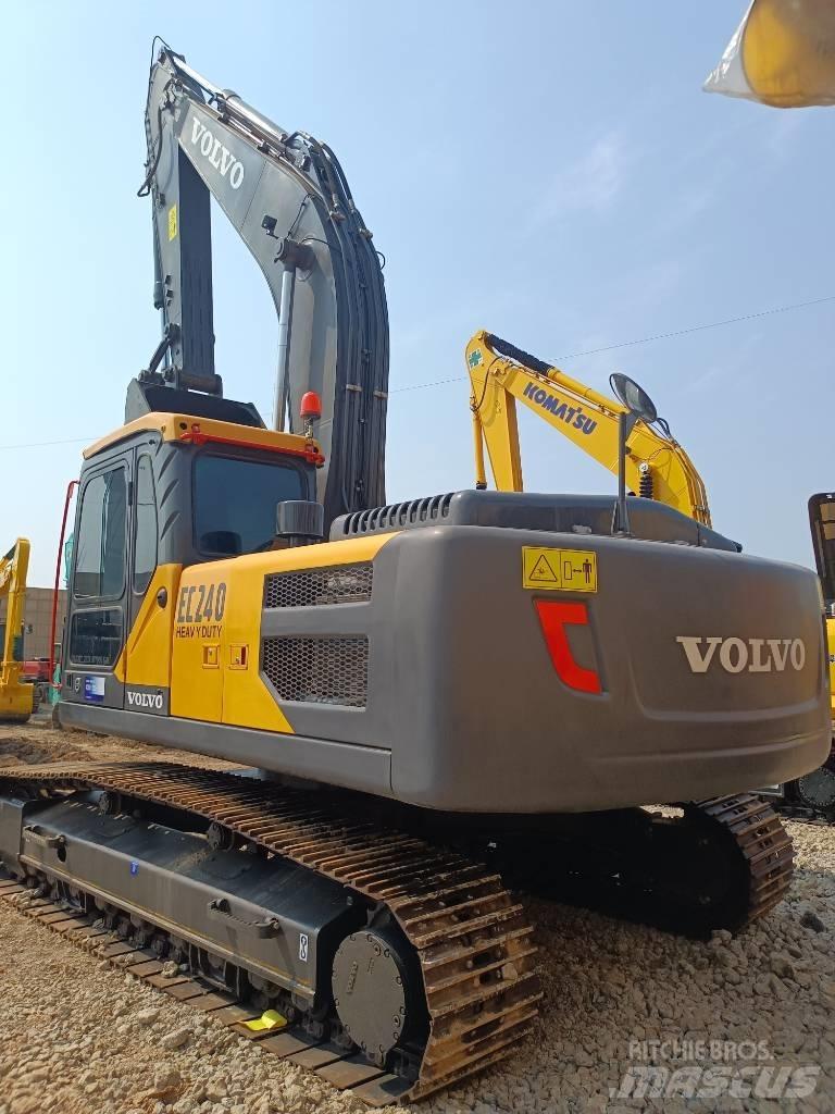 Volvo EC 240 Εκσκαφείς με ερπύστριες