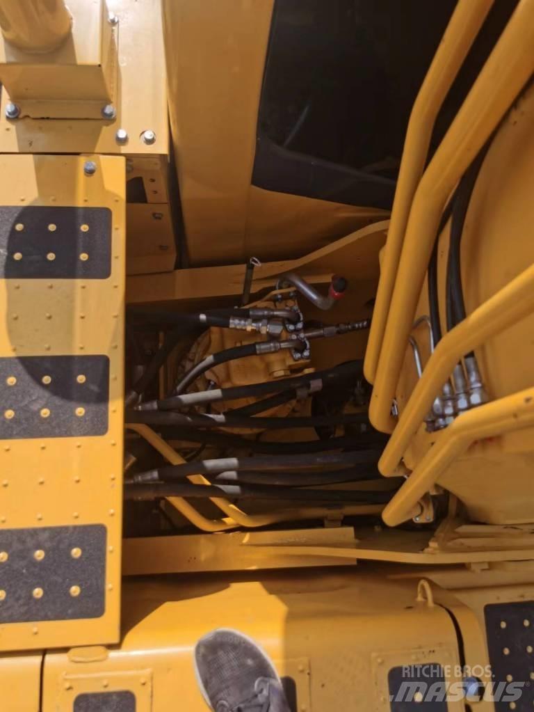 Komatsu PC 200 Εκσκαφείς με ερπύστριες