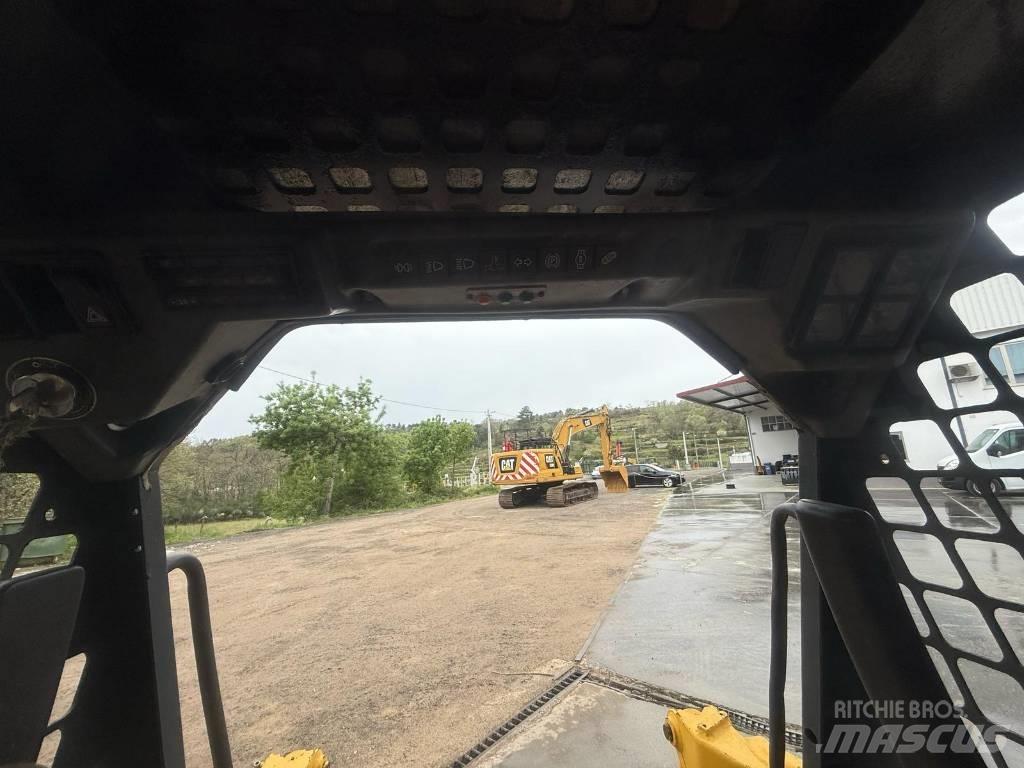 Komatsu SK 07 J-2 Φορτωτάκια