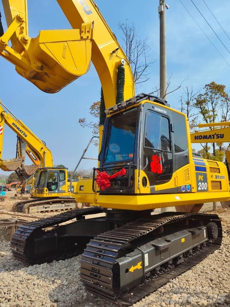 Komatsu PC 200 Εκσκαφείς με ερπύστριες