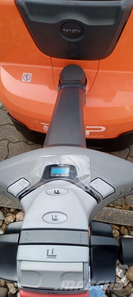 Toyota SWE120L Ηλεκτρικά παλετοφόρα με ιστό