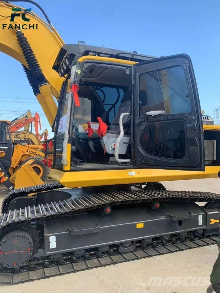 Komatsu PC 210 Εκσκαφάκι (διαβολάκι) < 7t