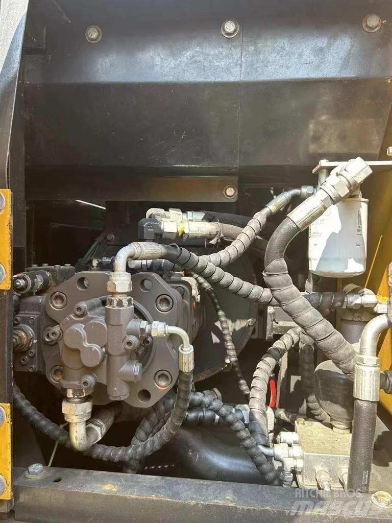 Volvo 140 Εκσκαφείς με ερπύστριες