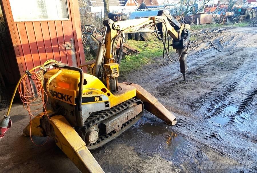Brokk 90 Εκσκαφείς κατεδαφίσεων