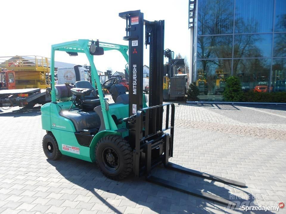 Mitsubishi FG25N Περονοφόρα ανυψωτικά κλαρκ με φυσικό αέριο LPG