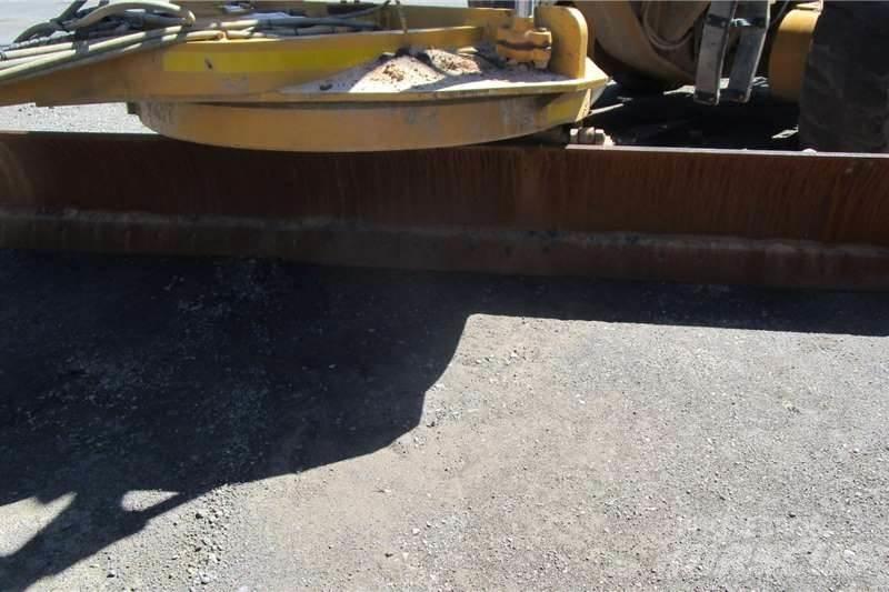 CAT 140K Γκρέιντερς