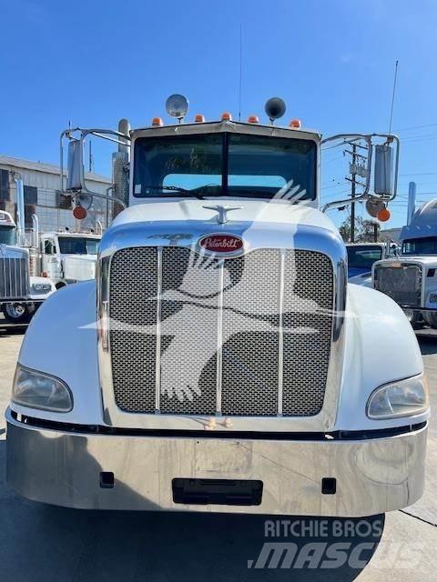 Peterbilt 384 Τράκτορες