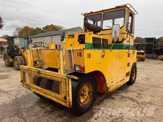 Hamm GRW 15 Κύλινδροι με επίσωτρα με αέρα