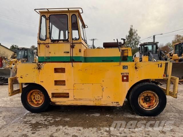 Hamm GRW 15 Κύλινδροι με επίσωτρα με αέρα