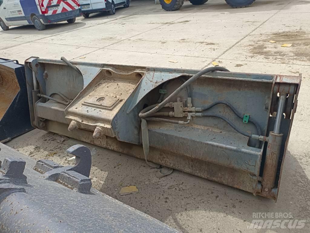 Mecalac 4x1 Κουβάδες