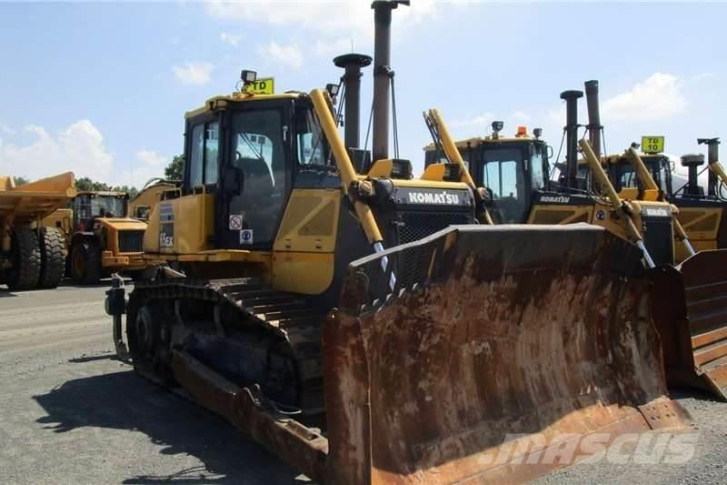 Komatsu D65 EX-16 Μπουλντόζες με ερπύστριες