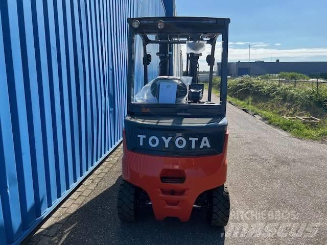 Toyota Traigo 80 Ηλεκτρικά περονοφόρα ανυψωτικά κλαρκ