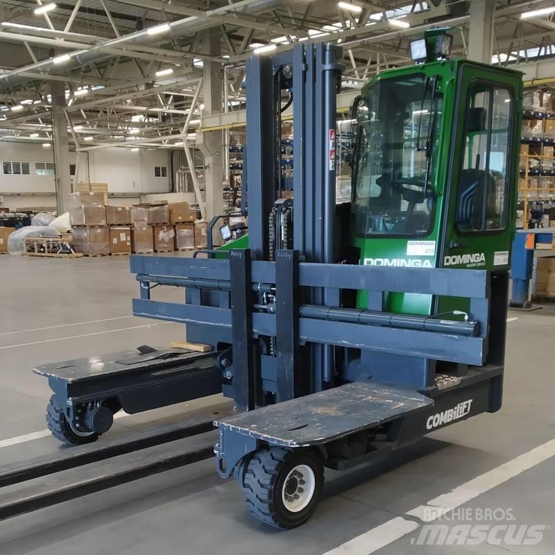 Combilift C 4000 L Ανυψωτικά στενών δρόμων 4 κατευθύνσεων