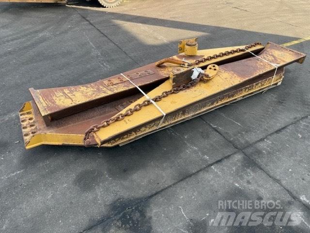 CAT 735 TAIL GATE Σπαστό Dump Truck ADT
