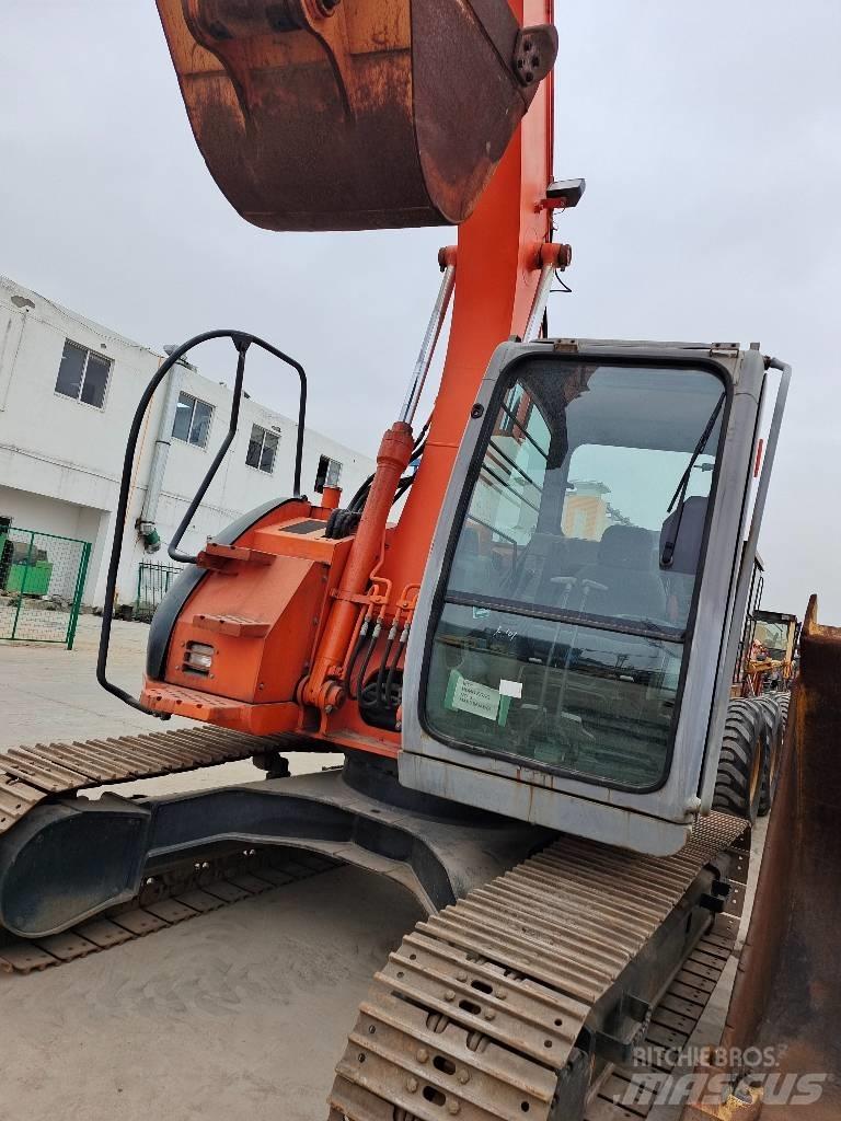 Hitachi ZX 135 US Εκσκαφείς με ερπύστριες