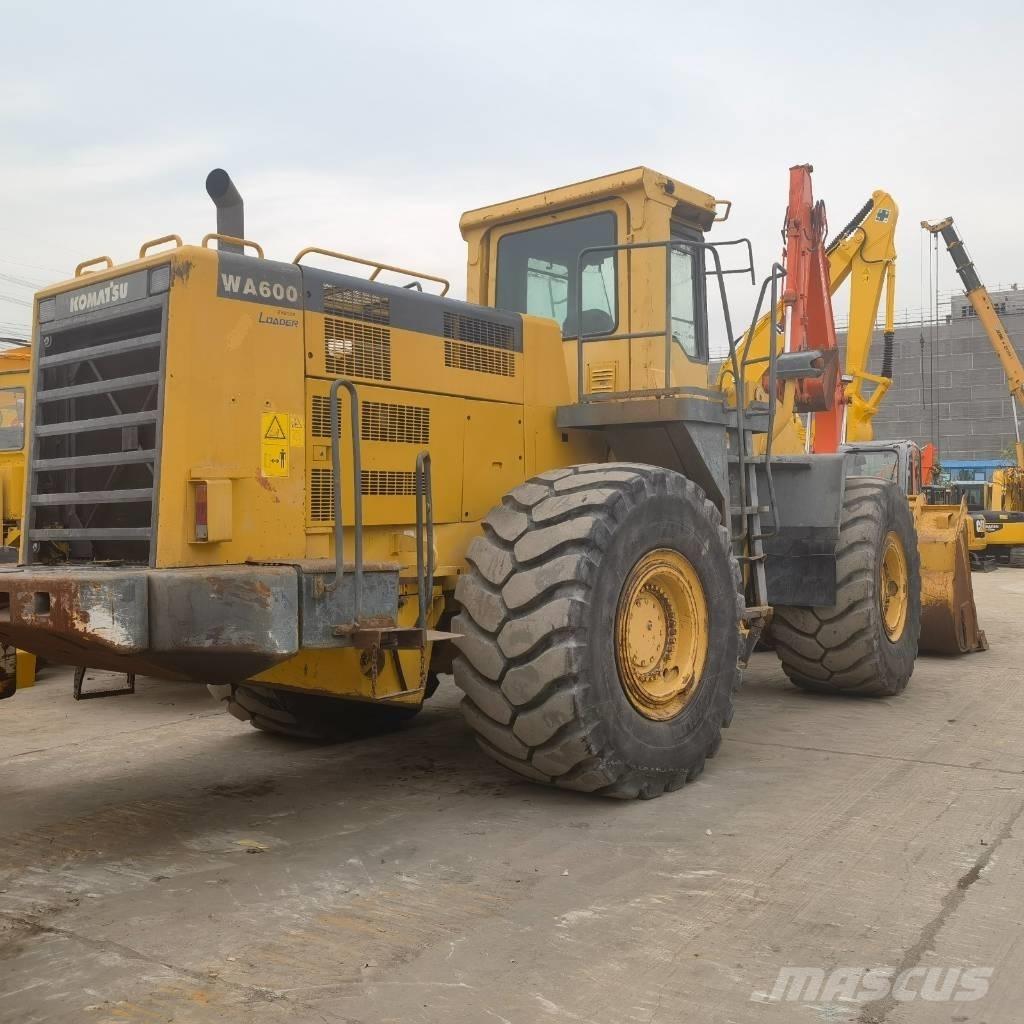 Komatsu WA 600-6 Φορτωτές με λάστιχα (Τροχοφόροι)