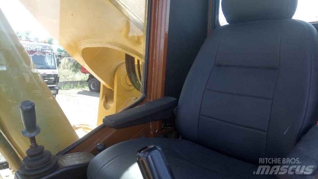 CAT 245 D ME Εκσκαφείς με ερπύστριες