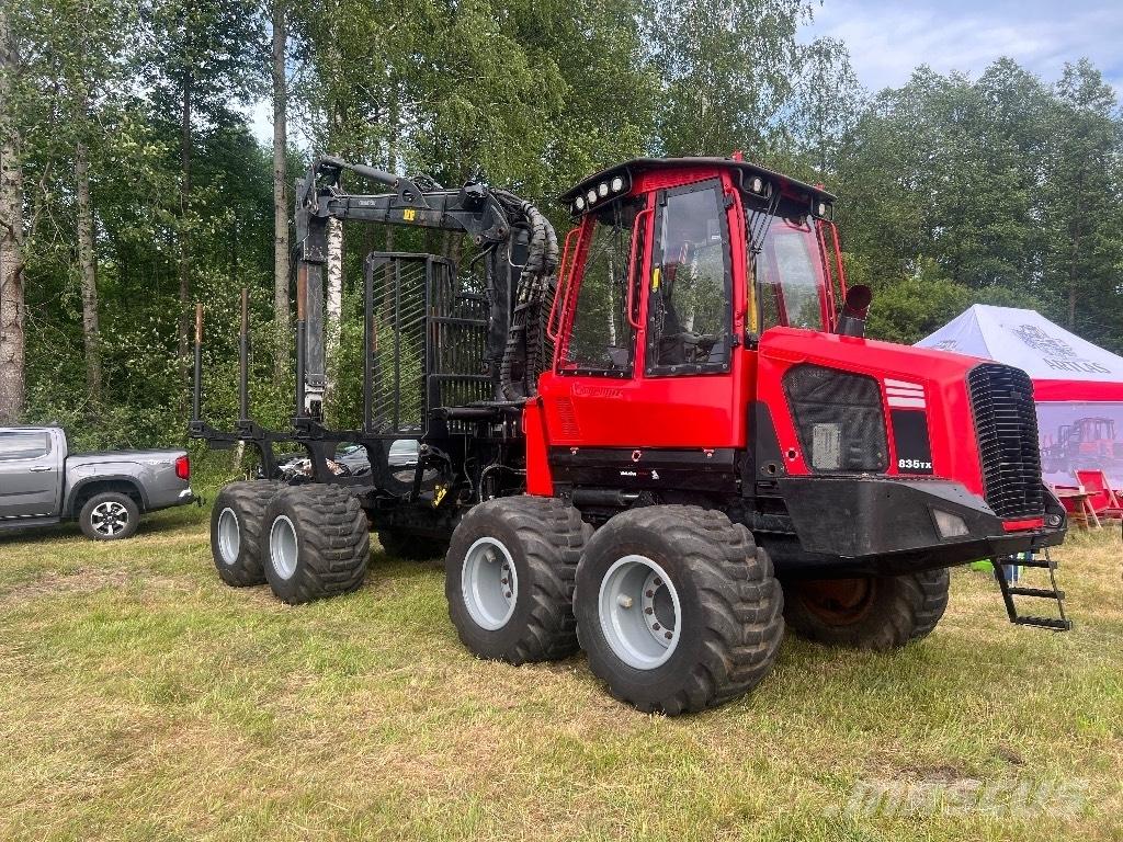 Komatsu 835 Μεταφορείς ξυλείας