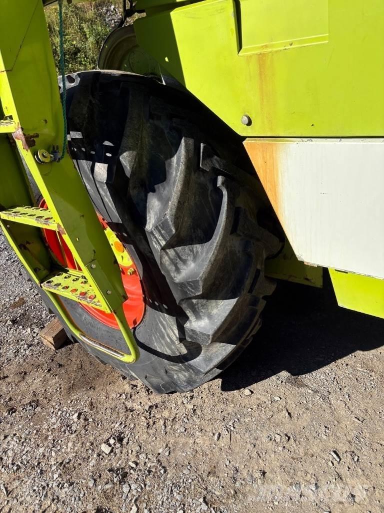 CLAAS Dominator 68 Θεριζοαλωνιστικές μηχανές