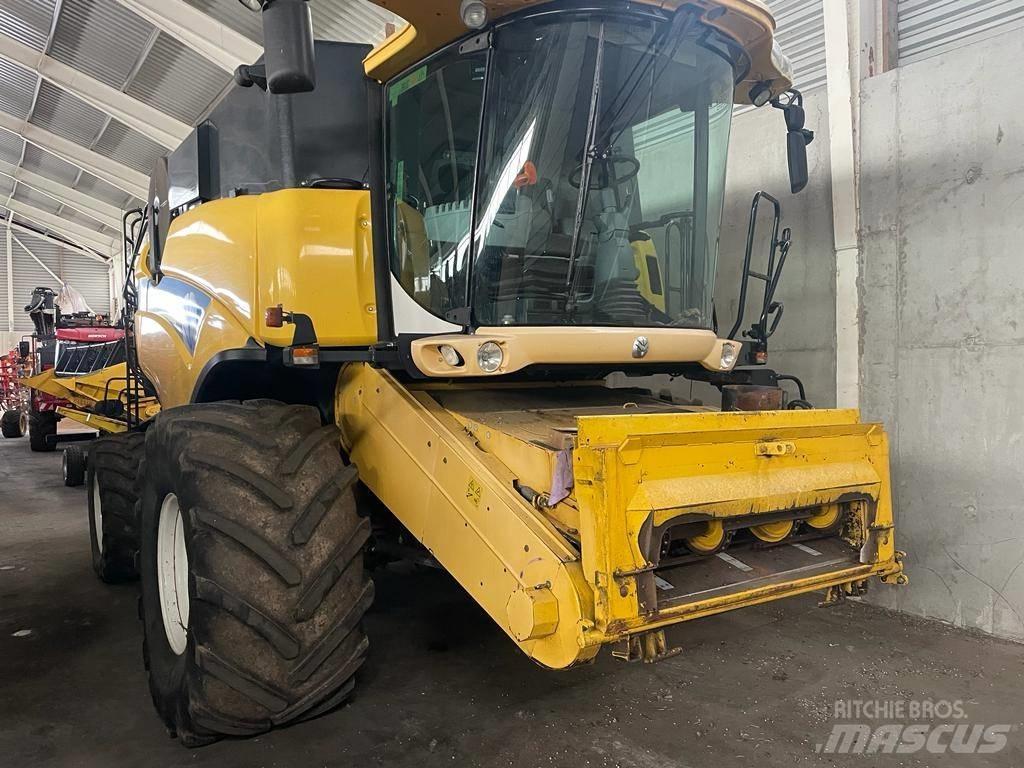 New Holland CX 820 Θεριζοαλωνιστικές μηχανές