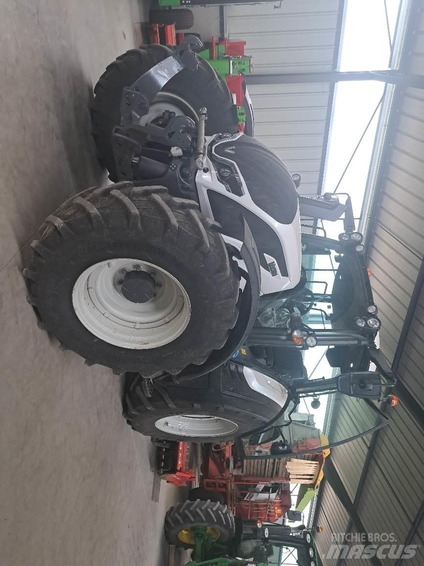 Valtra N155 Τρακτέρ