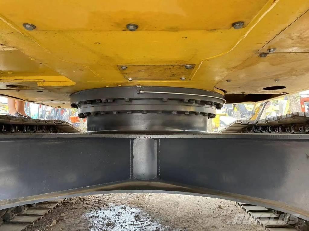 Komatsu PC240-8 Εκσκαφείς με ερπύστριες
