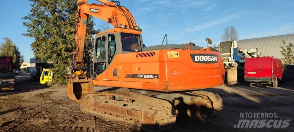 Doosan 225 LC Εκσκαφείς με ερπύστριες
