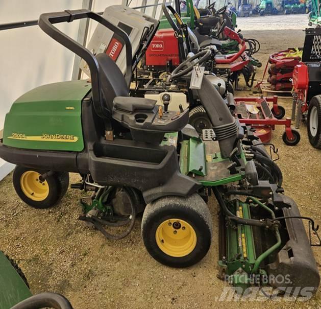 John Deere 2500 A Χορτοκοπτικά γηπέδων με γκαζόν