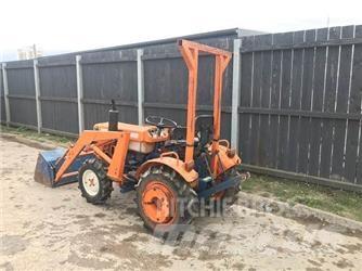 Kubota B7100D Εκσκαφείς Φορτωτές τύπου JCB