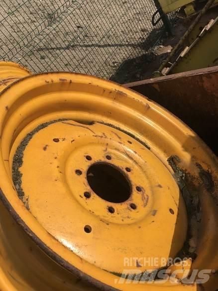  MASSEY REAR WHEEL Ελαστικά και ζάντες