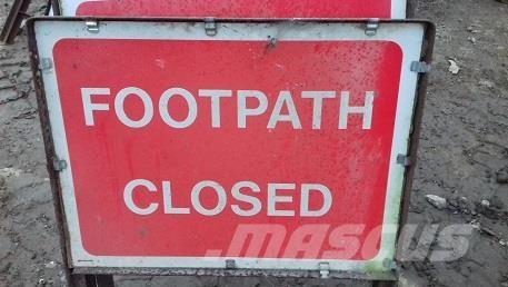  VARIOUS ROAD SIGNS Κατασκευές - Άλλα