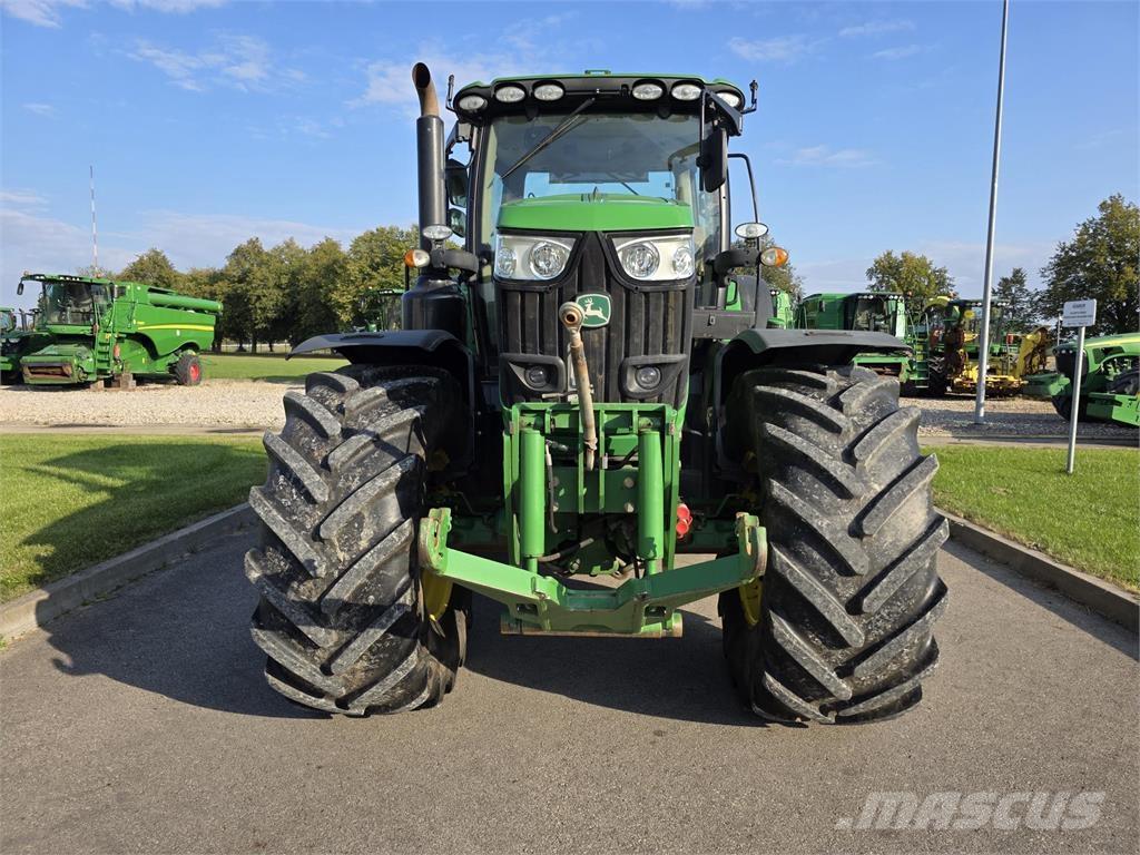 John Deere 6215R Τρακτέρ