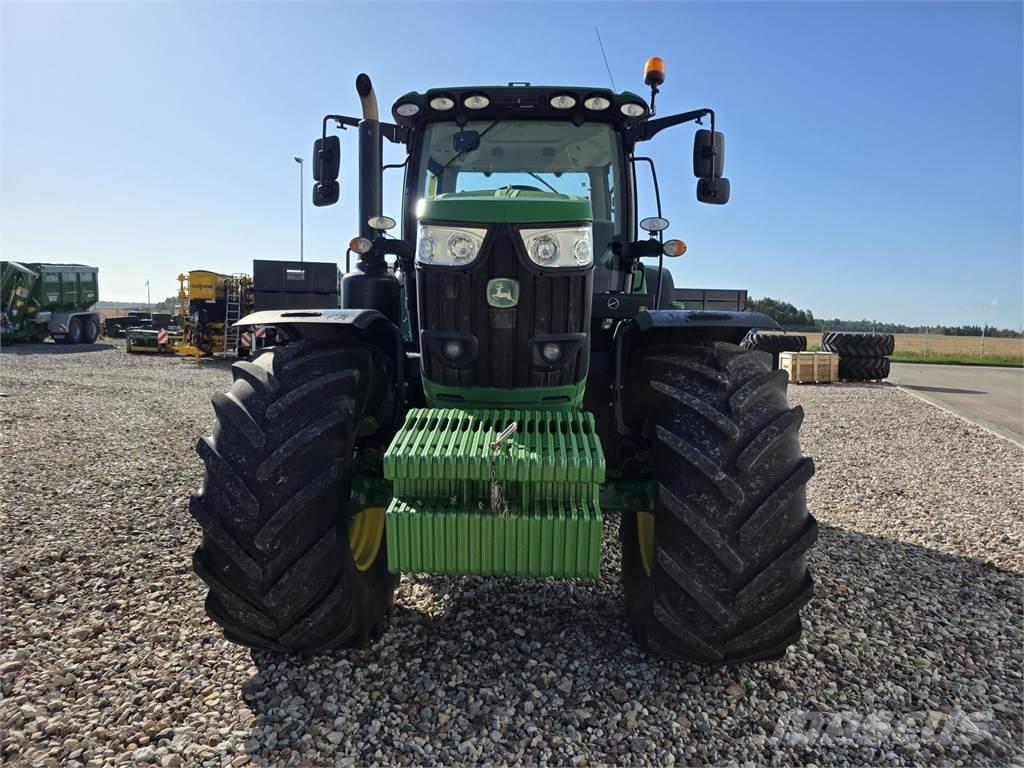 John Deere 6215R Τρακτέρ