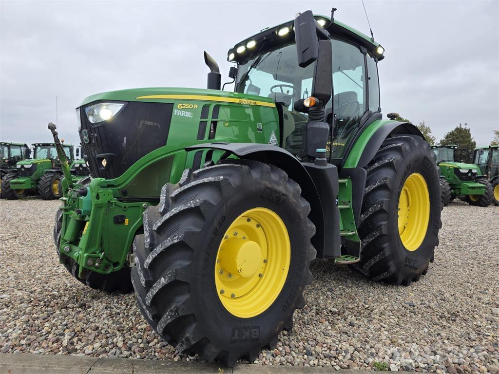 John Deere 6250R Τρακτέρ