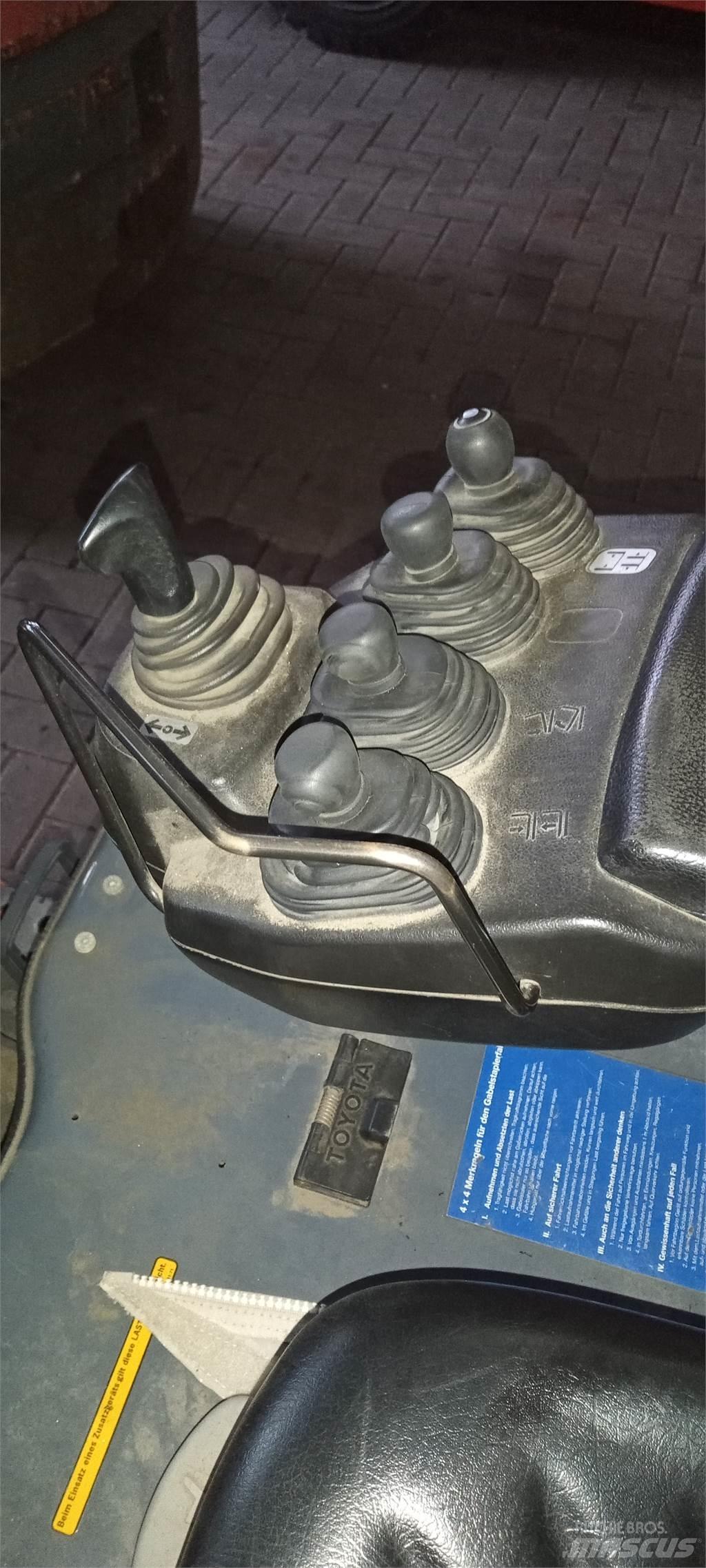 Toyota 8FBEKT18 Ηλεκτρικά περονοφόρα ανυψωτικά κλαρκ