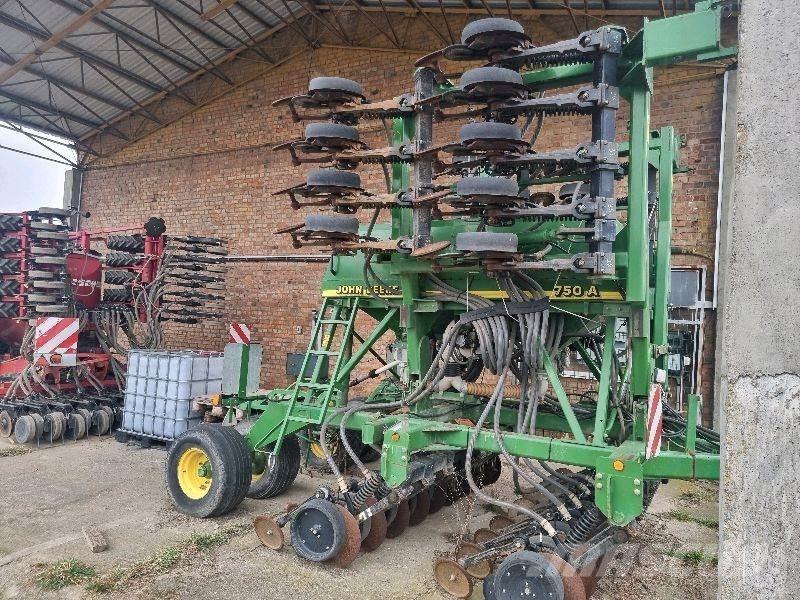 John Deere 750 A Σπορείς
