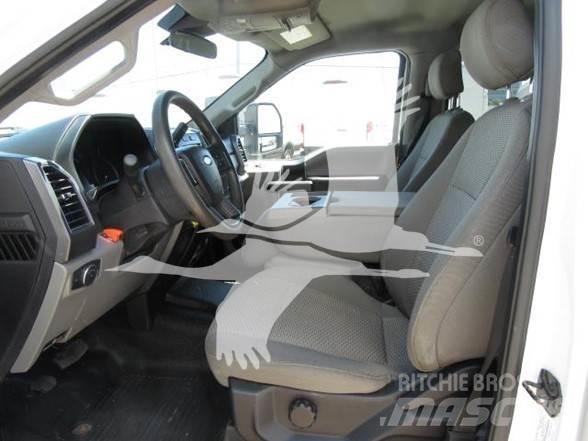 Ford F550 Φορτηγά Kαρότσα με ανοιγόμενα πλαϊνά