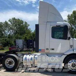 Volvo VNL 64T200 Τράκτορες