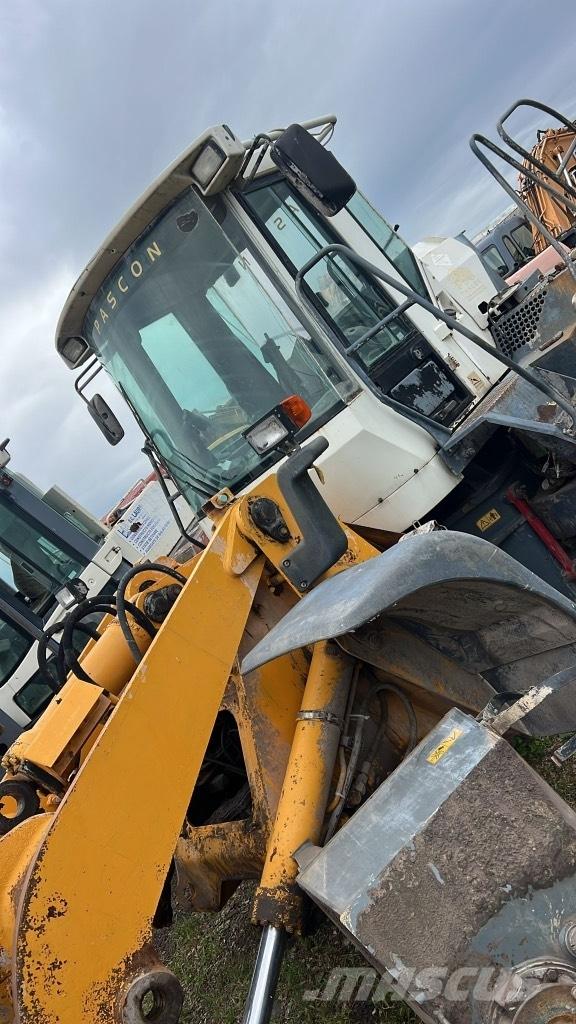 Liebherr L 514 Καμπίνες και εσωτερικό