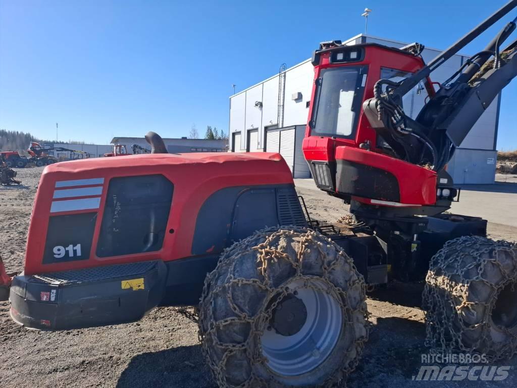 Komatsu 911 Θεριζοαλωνιστικές μηχανές