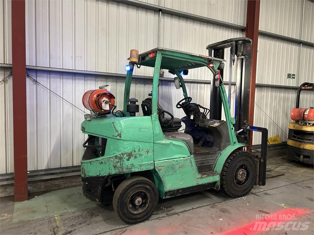 Mitsubishi FG40NT Περονοφόρα ανυψωτικά κλαρκ με φυσικό αέριο LPG